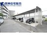 ファミールハイツ加古川壱番館 駐輪場です。お車のスペースはご契約前にご確認ください♪現地（2022年4月23日）撮影