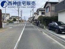 二見町福里（土山駅） 1300万円 前面道路は、幅員約6ｍございますのでｎお車の駐車も楽に行って頂けます。現地（2024年3月28日）撮影