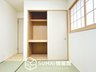 FIRST TOWN　姫路市網干区新在家　第４期　全２邸　【一戸建て】 現地写真（収納） 大型収納で片付け安心、生活にゆとりができ、お部屋もスッキリします。