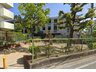豊津パロス山手町二番館Ａ棟 敷地内に公園が有りますのでお子様の遊び場に便利です