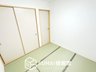勝原区宮田 2380万円 現地写真（和室）　　　　　　　　 大壁仕様の新和室。くつろぎの空間です。