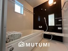 LIGNAGE　奈良市疋田町　第２２－１期　全４邸　【一戸建て】 現地写真（浴室） 浴室暖房乾燥機付き。１坪タイプで広々です。
