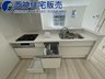 南多聞台５ 3880万円 キッチンには食器洗浄乾燥機付きで、家事の時間短縮や節水に役立ちます。現地（2023年10月13日）撮影