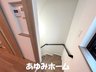 北江口４（井高野駅） 3380万円 【階段写真】 階段には手摺があり、お子様の安全をまもります♪窓があるので換気できます♪