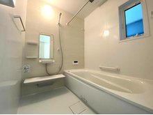中山台２（大輪田駅） 3080万円 現地写真（浴室） 浴室暖房乾燥機付き。１坪タイプで広々です。