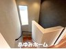 桜の町６（柴原阪大前駅） 4990万円 【階段写真】 階段には手摺があり階段途中にも明り取りの窓が２ヶ所あり、安心と安全をお届けいたします♪