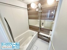 ユニーブル藤井寺Ⅱ 雨の日や夜間の洗濯だけでなく、カビ対策にも役立つ、浴室乾燥機が設置されています。シャワーはスライドバー付きで、自由に高さ調節が可能です。