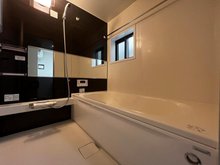 萱島東１（萱島駅） 3880万円 現地写真（浴室） 浴室暖房乾燥機付き。１坪タイプで広々です。