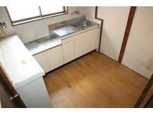 石原町（古川橋駅） 360万円 キッチン隣は家電や物置としても使える棚がございます♪