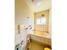 奈良市三条町戸建 浴室です。 浴室にも窓がありお掃除の際は空気の入替が容易です♪