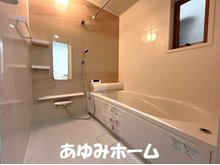 金田町５（大日駅） 2780万円 【浴室写真】 エアインシャワーで節水致します♪使い勝手の良いお風呂空間を提供しています。
