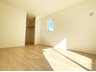 南田原 2280万円～2580万円 現地写真（洋室） 木目の美しさを際立たせるシンプルデザインの建具を使用しています。