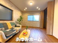 滝井元町１（滝井駅） 2780万円 ■浴室写真■ 大きなソファを置いてもゆったりとできる広さです♪