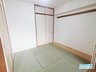 ディナスティ東大阪アテンシアシティ 和室は畳の表替え済みとなっております♪ 汚れやキズなどの使用感がありませんので気持ちよくお使い頂く事が出来ます♪ 休日の日などのお昼寝が気持ちよくできますよ☆ 週末の休日が楽しみになりますね♪