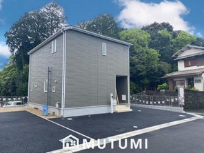 Cradle　garden　奈良市中山町　第１０期　全４邸　【一戸建て】 現地外観写真(外観) 【２号地】 雨で汚れを落とし、耐久性・耐候性に優れた外壁を使用しています。