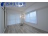 新吉田第2住宅 6帖洋室です。南西・北東の二面採光で陽当たり良好です。現地（2023年2月19日）撮影