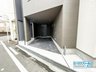 東大阪市衣摺１丁目　【一戸建て】 駐車スペースはお車一台分駐車可能です♪ ビルトインガレージになりますので、自慢の愛車が濡れずにすみますので嬉しいですね♪ お車好きのご主人様には助かります♪