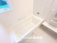 伊川谷町潤和 3280万円 現地写真(浴室) 浴室暖房乾燥機付き。１坪タイプで広々です。