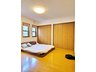 伏山３（金剛駅） 2980万円 8帖の寝室になります。 収納も2か所あり、お部屋も広々と使えます。