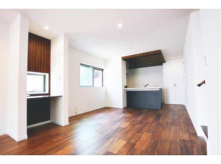 kiNOie都島区高倉町３丁目　自由設計住宅　ご自慢ハウスプロジェクト LDK20帖以上。高級感ある床材を使用。ワークスペースを設けました。