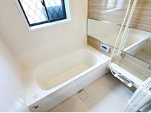 勝原区朝日谷（網干駅） 1700万円 現地写真（浴室） 老後の事にも配慮した設計、ゆったりできる浴室です。