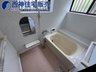 大久保町西島（江井ケ島駅） 1880万円 浴室でございます。2面小窓ございますので通気・換気良好です。清潔な空間を保っていただけます。現地（2023年7月18日）撮影