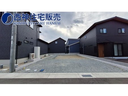 加古川町稲屋 2680万円 お車は2台駐車していただけます。現地（2023年11月28日）撮影