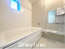 青山台（南生駒駅） 3380万円 現地写真（浴室） 浴室暖房乾燥機付き。１坪タイプで広々です。