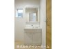 柳田町（近鉄御所駅） 2080万円 両サイドのミラー扉の内側には収納スペースが設けた収納力のあるハンドシャワー付洗面化粧台です♪