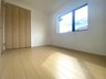 寺田大畔（寺田駅） 4998万円 現地写真（洋室） 木目の美しさを際立たせるシンプルデザインの建具を使用しています。