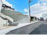 俵口町（生駒駅） 1780万円 前面道路からの敷地写真です。目線が合わないので、開放的な庭等を造っても目線が気になりにくいです♪