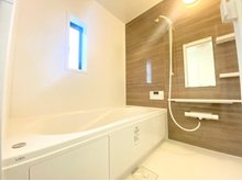 大字河西（桜井駅） 2480万円・2680万円 現地写真（浴室） 浴室暖房乾燥機付き。１坪タイプで広々です。