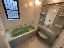 宇治市宇治蔭山！ 室内（2023年8月）撮影 珍しい人造大理石の浴槽です