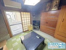 西浦１（古市駅） 1180万円 ◆ご家族でくつろぐ１階の和室スペースです