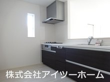 吉新３（平群駅） 2290万円～2390万円 浄水器付システムキッチンです！