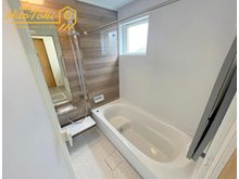 魚住町清水（土山駅） 4280万円 小窓のついた浴室♪ 便利な浴室乾燥機付き＾＾