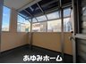 須賀町（高槻市駅） 3280万円 ■バルコニー写真■ ２Fキッチン後ろ側に屋根付きのバルコニーがあり、洗濯物や一時的なごみ置き場に大変便利です♪