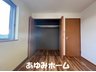須賀町（高槻市駅） 3280万円 ■３F洋室６帖写真■ 各部屋に大きなCLがありタンスを置くスペースが省けます♪
