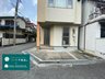 熊野町１ 2780万円 【駐車場】 屋根なしのハイルーフ駐車場つきで、車をお持ちの方も嬉しいですね。阪急宝塚線『豊中』バス１０分、バス停から徒歩２分のところにあり、スーパー・コンビニが徒歩５分以内にあります。