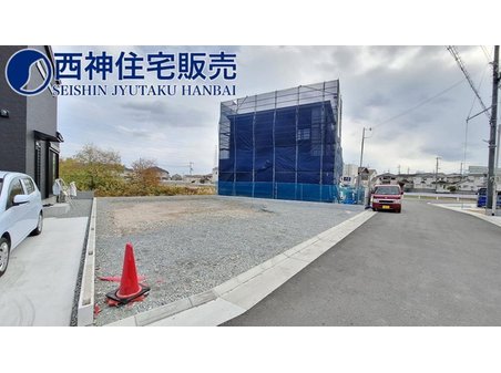 加古川町稲屋 2680万円 お車は3台駐車していただけます。現地（2023年11月28日）撮影