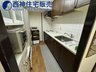 コムーネ山本通2番館 キッチン内幅ゆったりございますので、お好きな家具や家電を置いて頂けます。現地（2024年2月1日）撮影