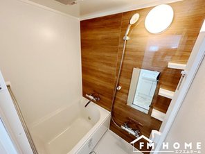 ハイム甲子園 ■現地浴室写真■ 浴室は全面改装、混合水栓、シャワーヘッド新設です♪カラーリングも優しさに包まれております♪