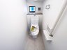 笠松２（りんくうタウン駅） 3498万円 ウォシュレット機能付きトイレは、清潔感がうまれる白色基調！ 窓付で、換気良好です