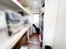栄谷（和歌山大学前駅） 3600万円 納戸 片方は可動棚で様々な用途で使える もう片方は三段に分かれた収納棚 たくさん収納できるように工夫されています。