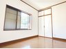 夢前町菅生澗 998万円 現地写真（洋室） 大容量の収納付で居住スペース広々使用できます。