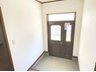 夢前町菅生澗 1030万円 現地写真（玄関） 開放的な広さで、散らかりがちな玄関も片付け安心です。