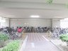 ファミール城東 駐輪場がございます。近隣徒歩、自転車圏内生活施設豊富。