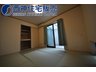 井吹台東町５（西神南駅） 4450万円 独立した6帖の和室です。玄関からダイレクトに出入り可能な為、客間としても使いやすいお部屋です。現地（2023年11月27日）撮影