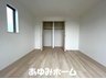 見付山２（茨木駅） 4880万円 【洋室写真】 全てのお部屋にクローゼットが完備されています♪たくさんの物や洋服などが入りお部屋をすっきりとお使いいただけます♪