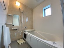 大字黒田（黒田駅） 2180万円・2190万円 現地写真（浴室） 浴室暖房乾燥機付き。１坪タイプで広々です。